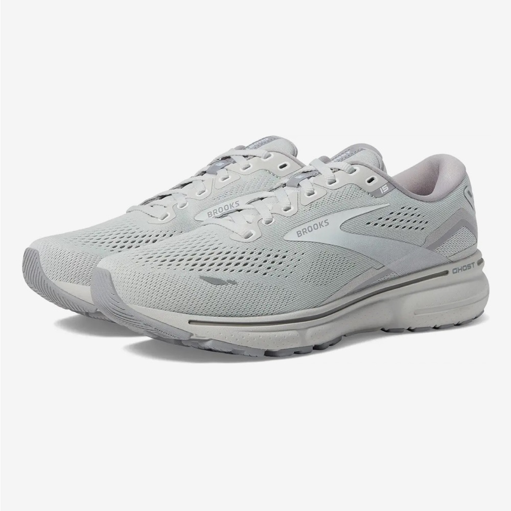 BROOKS Ghost 15 in Grey/Oyster color